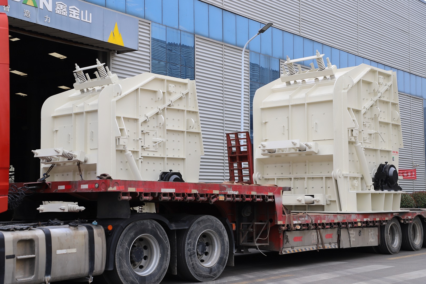 鑫金山 | 反擊破發(fā)貨現(xiàn)場(chǎng)，助力客戶早日投產(chǎn)！